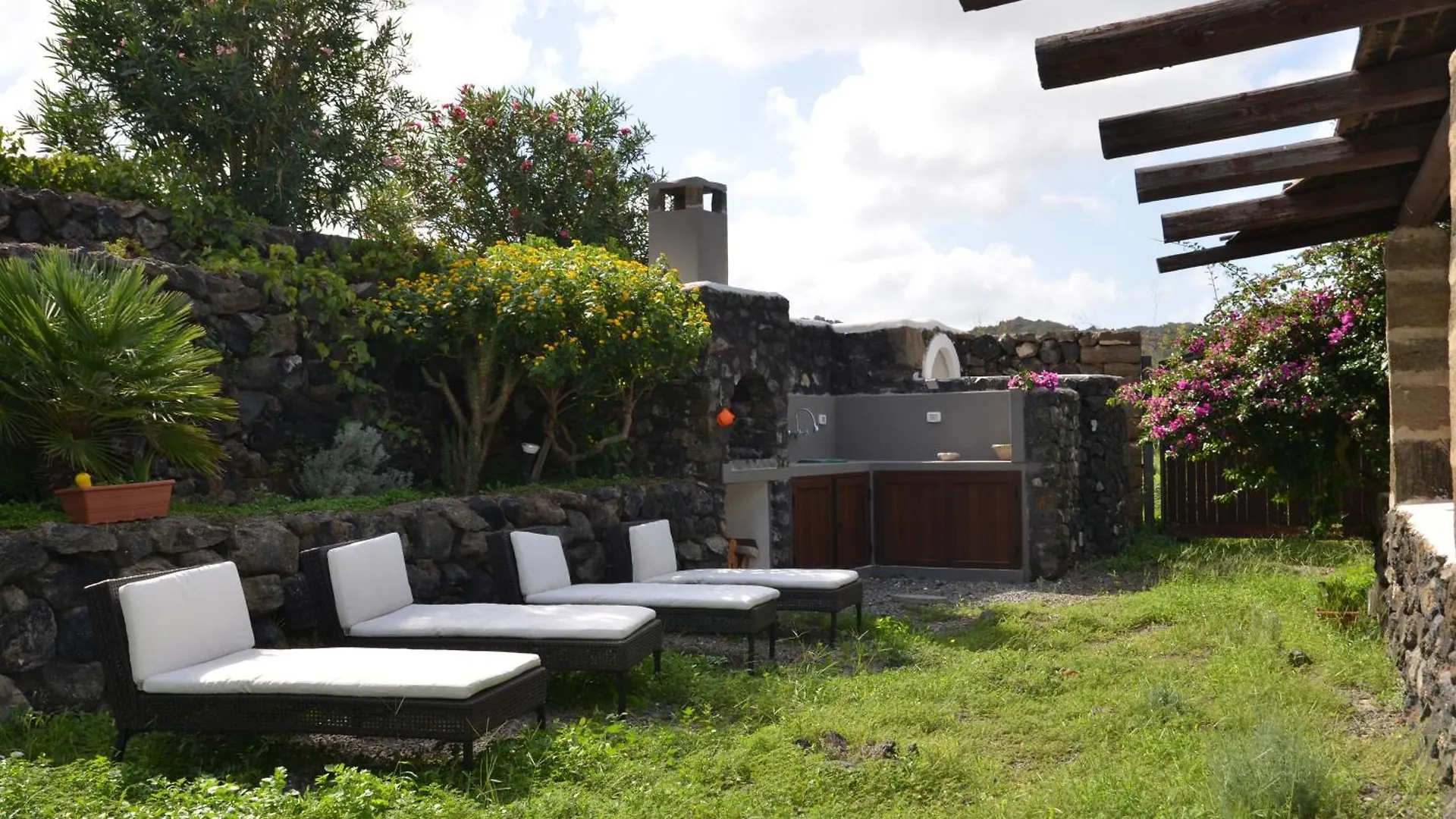Residence Bugeber By Bamboo Pantelleria Italy